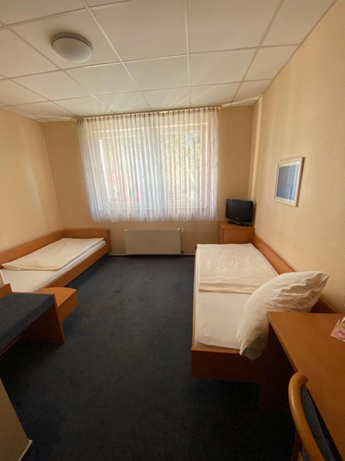 Hotel Montan Дуйсбург Екстериор снимка
