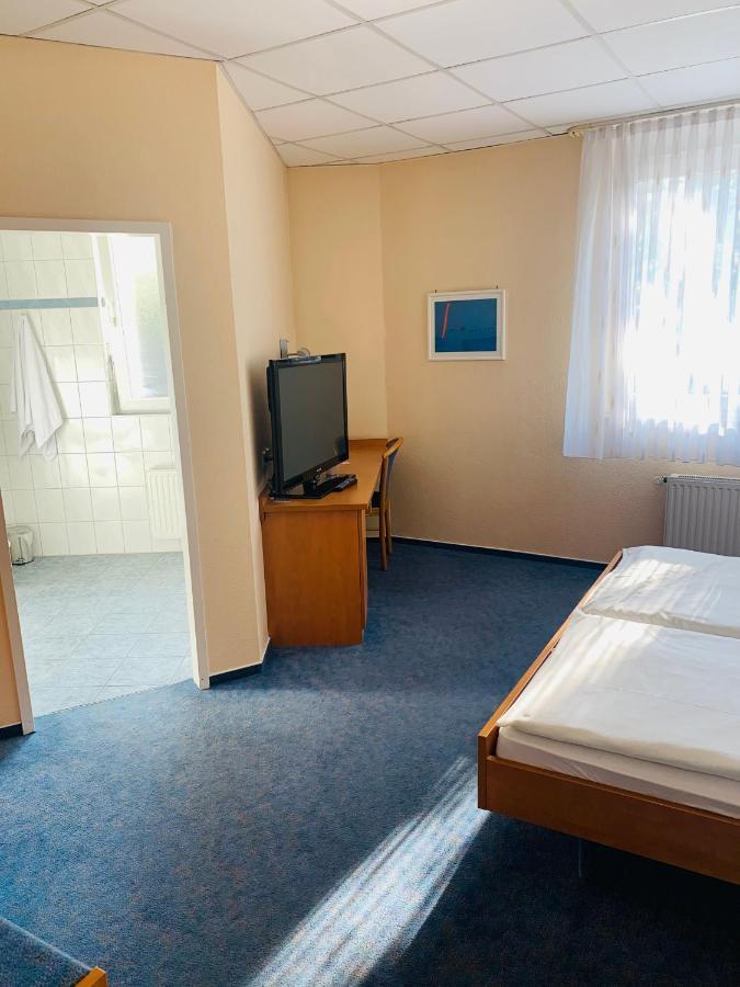 Hotel Montan Дуйсбург Екстериор снимка