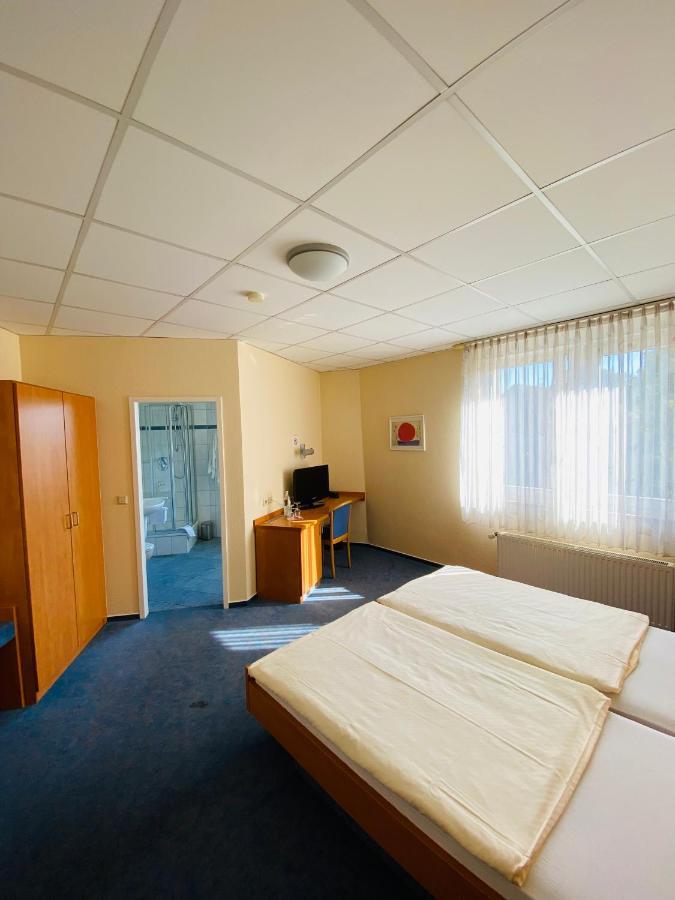Hotel Montan Дуйсбург Екстериор снимка