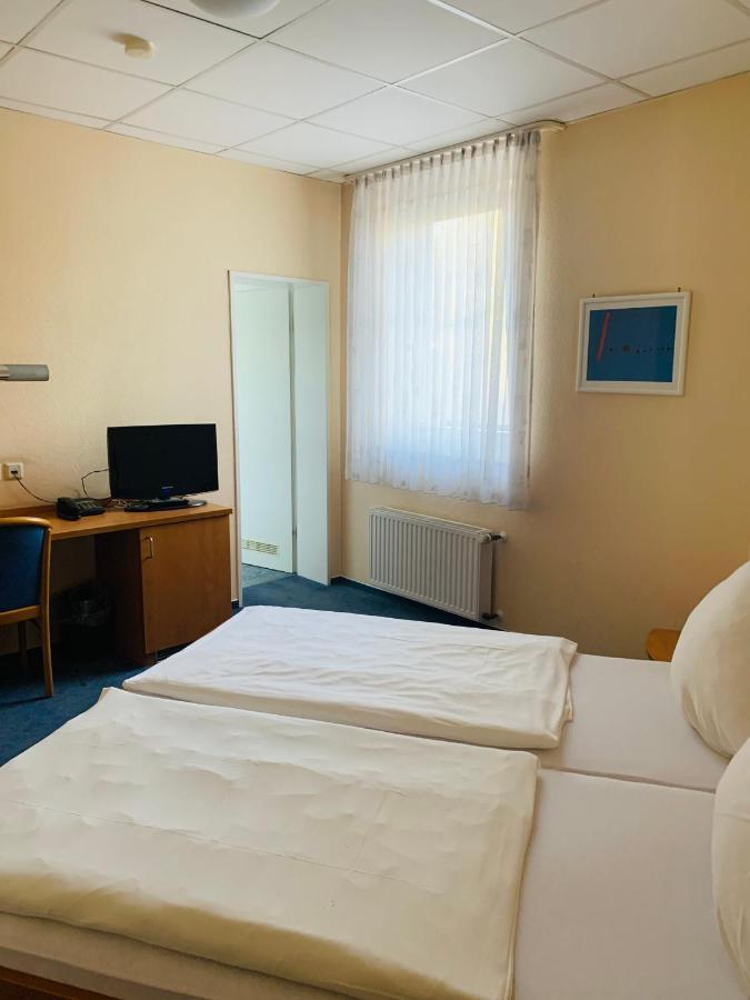 Hotel Montan Дуйсбург Екстериор снимка