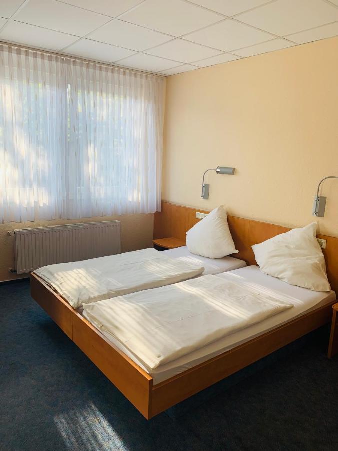 Hotel Montan Дуйсбург Екстериор снимка