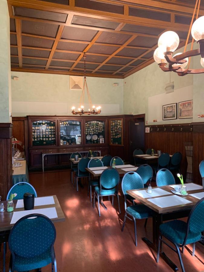 Hotel Montan Дуйсбург Екстериор снимка